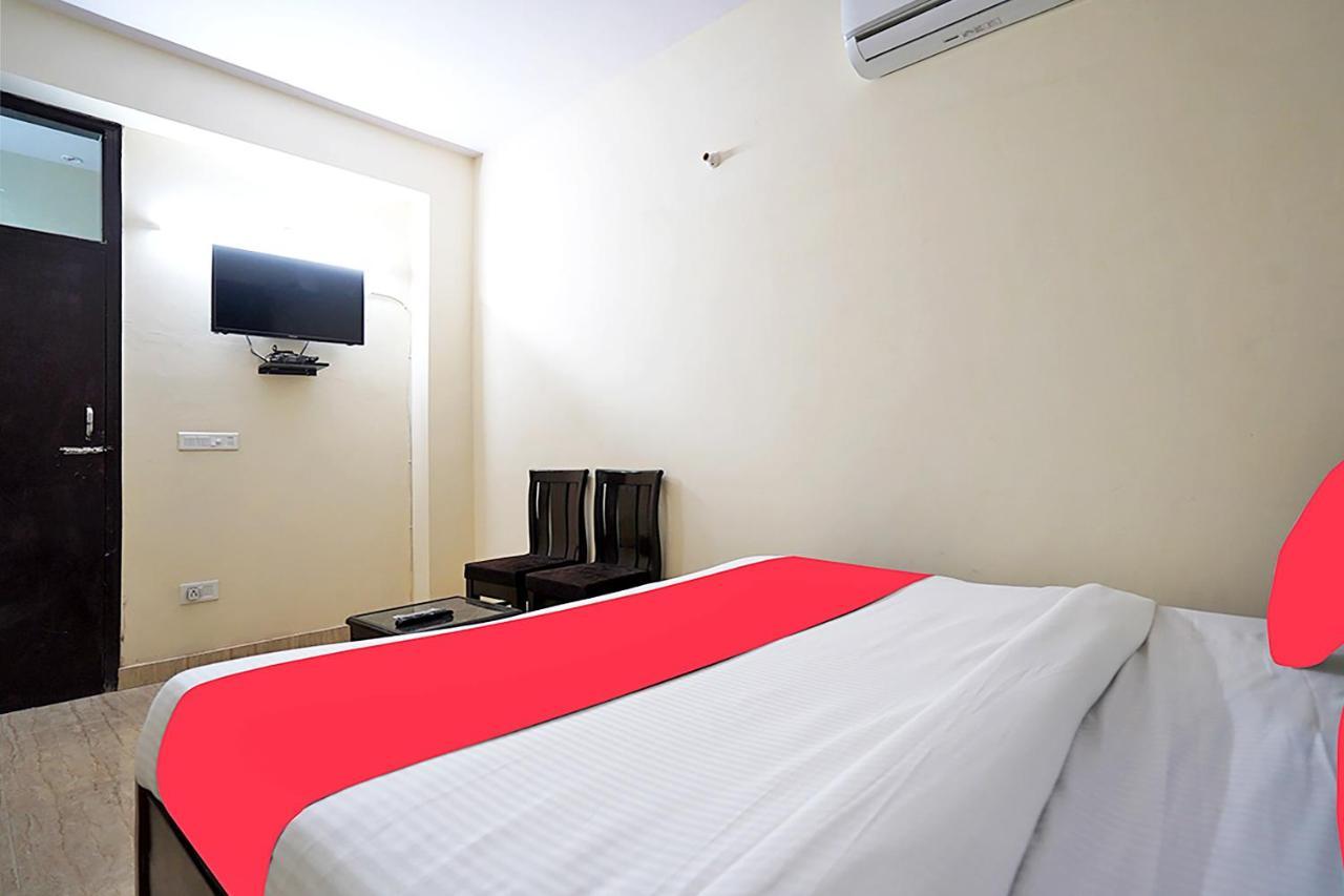 Oyo 46744 Hotel Yash Yeni Delhi Dış mekan fotoğraf