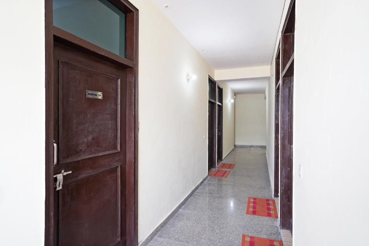 Oyo 46744 Hotel Yash Yeni Delhi Dış mekan fotoğraf