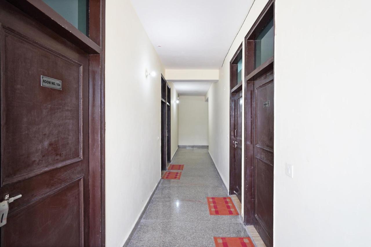 Oyo 46744 Hotel Yash Yeni Delhi Dış mekan fotoğraf